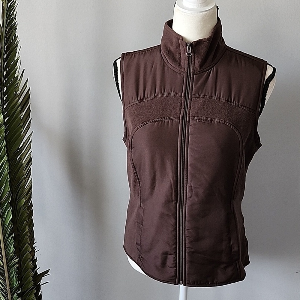 Tek Gear brown zip front vest with fleece trim